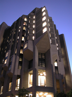 robarts_library_at_night